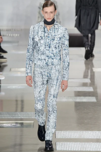 Look 29